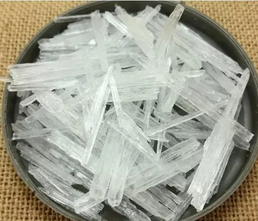 L-mentol <strong> <p> Cristales blancos de grado industrial. Suministro en envases de 10 kg, 25 kg y 100 kg